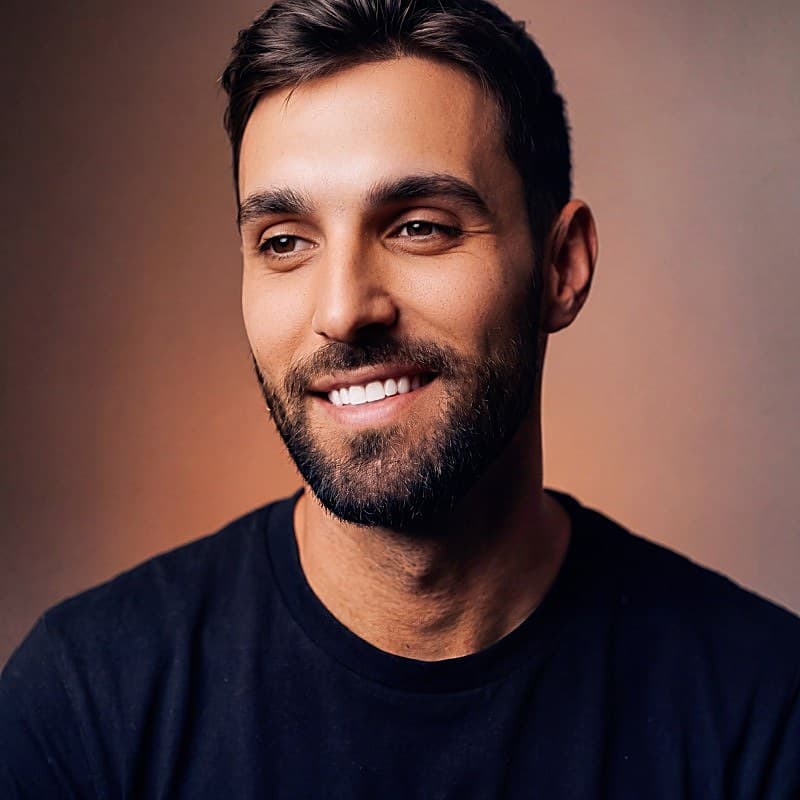 Headshot of Dale Parducci, Miami-based growth operator and founder